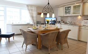 Strandnahe Ferienwohnung, Zentral gelegen, WLan und Balkon, Andreas Dirks-Str. 1